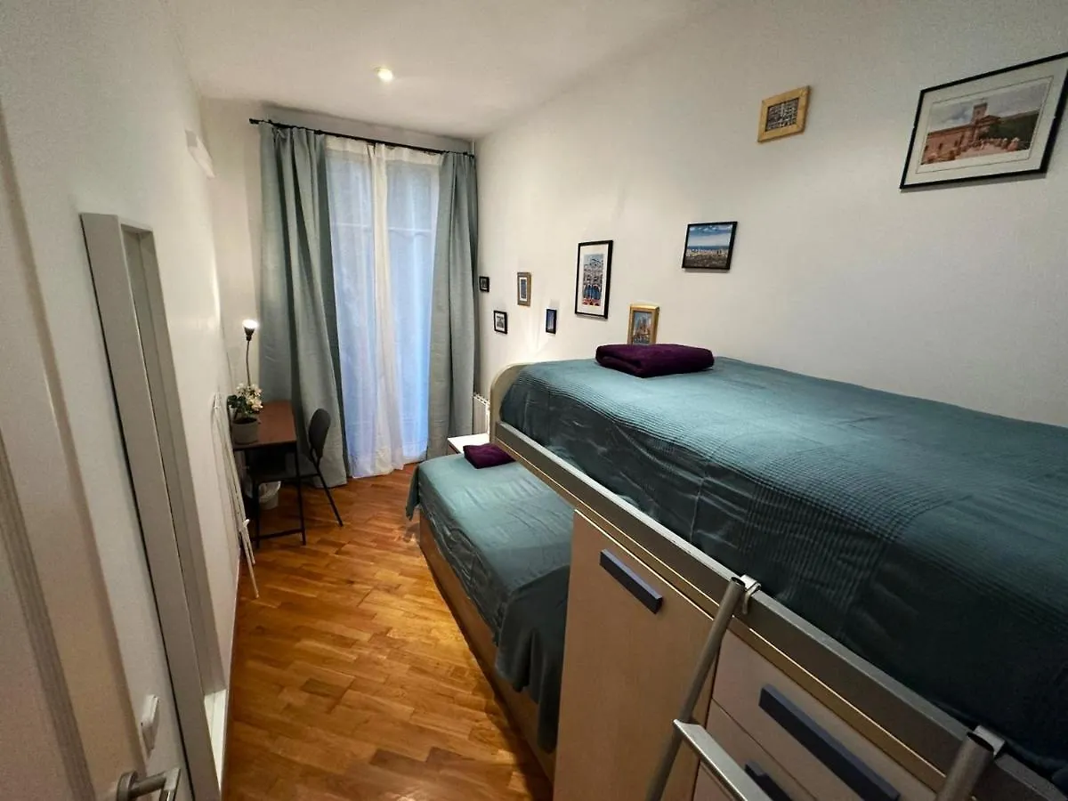 Rooms Calabria 바르셀로나 0*,  스페인